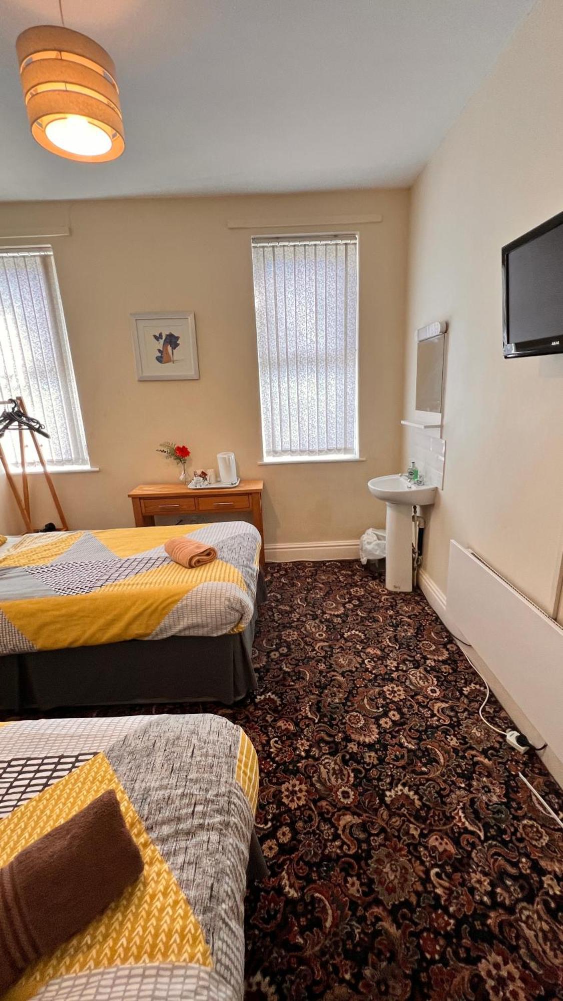 Castle Lodge Guest House 86-88 Sheil Rd L6 3Af Liverpool Ngoại thất bức ảnh