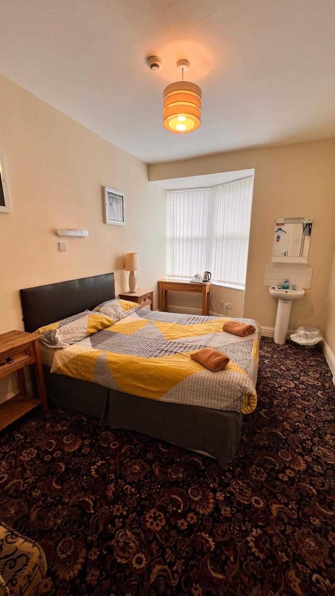 Castle Lodge Guest House 86-88 Sheil Rd L6 3Af Liverpool Ngoại thất bức ảnh