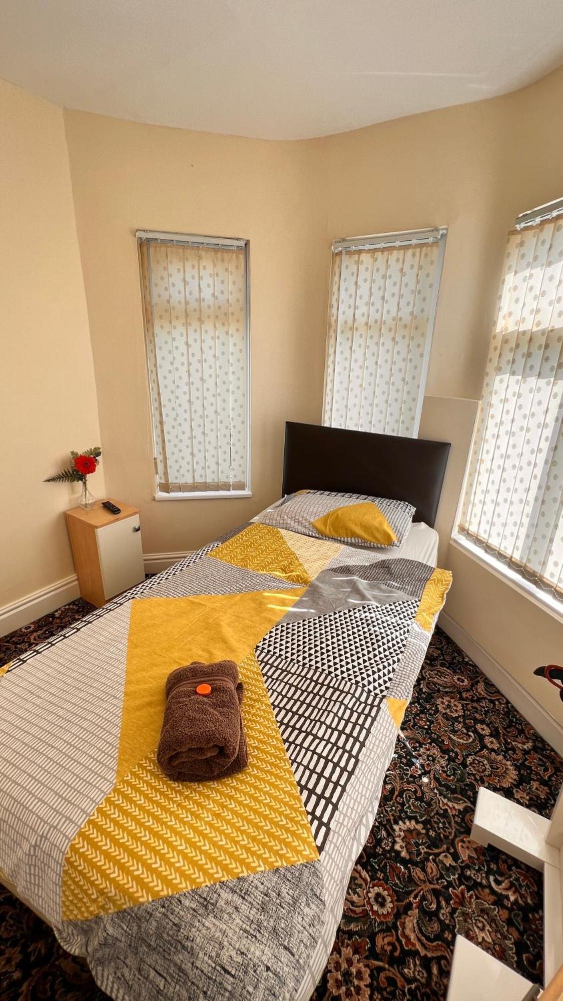 Castle Lodge Guest House 86-88 Sheil Rd L6 3Af Liverpool Ngoại thất bức ảnh