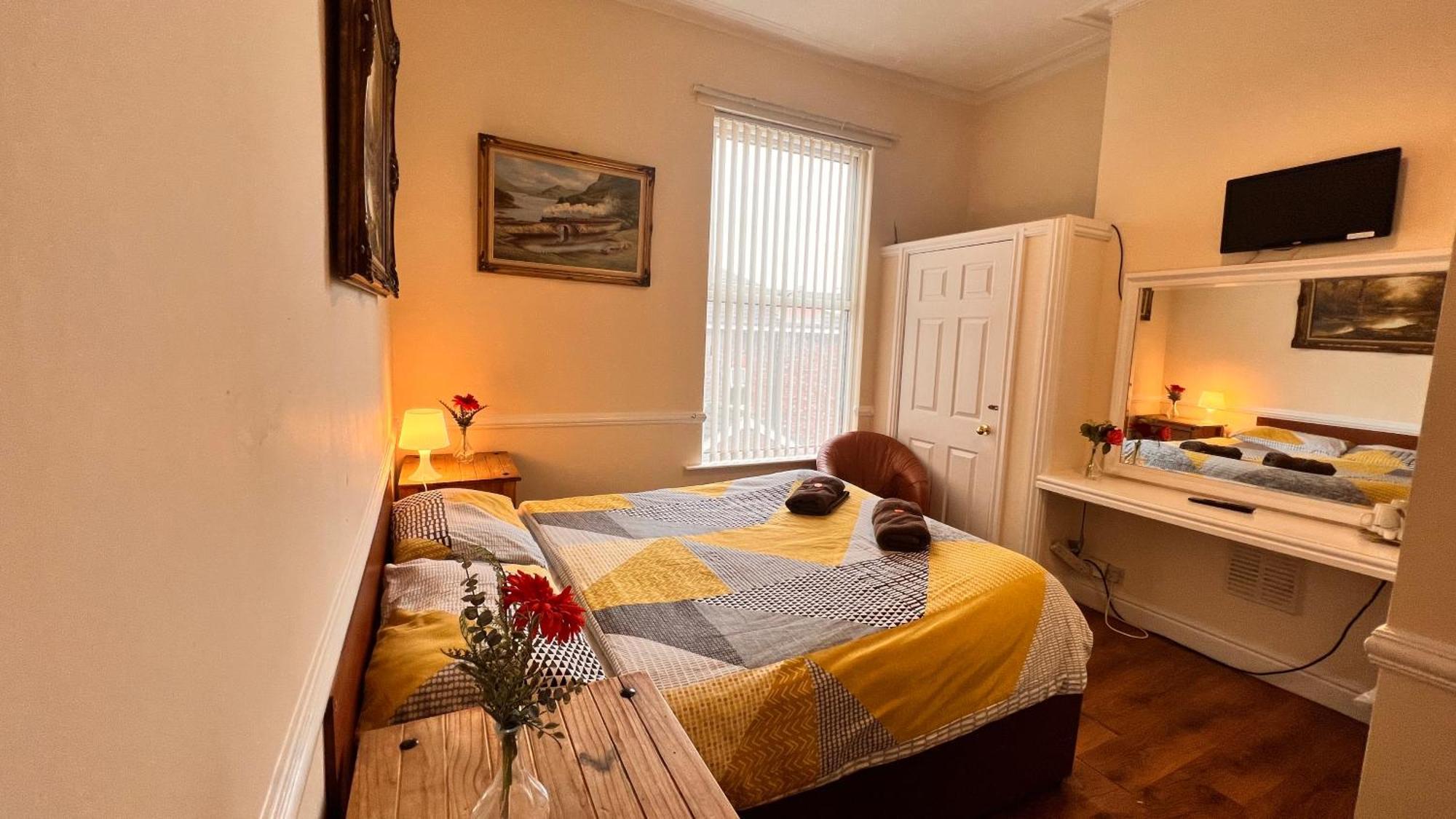 Castle Lodge Guest House 86-88 Sheil Rd L6 3Af Liverpool Ngoại thất bức ảnh